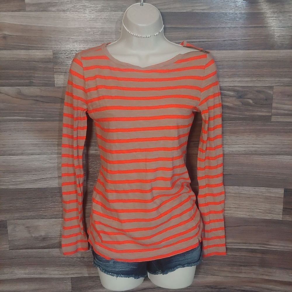 🎉🛍 Loft Size small orange and tan zipper shoulder long sleeve top